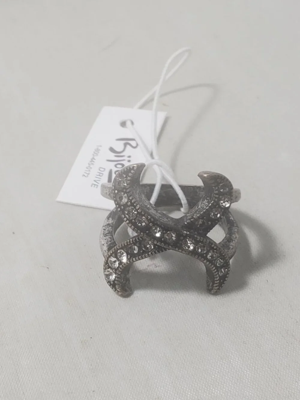 Bijou Vintage-Inspired Rhinestone X-Crossover Statement Ring – Size 8